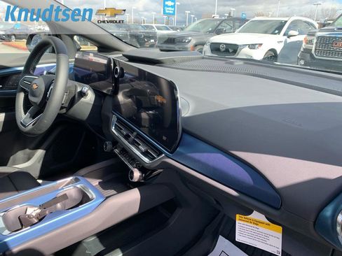 New 2026 Chevrolet Equinox EV LT w/ Convenience Package II AWD/4WD image 13