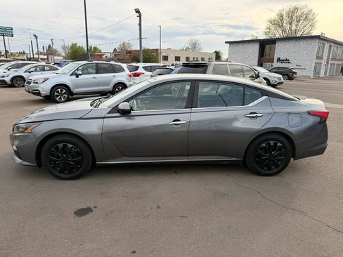 Used 2022 Nissan Altima 2.5 S FWD image 6