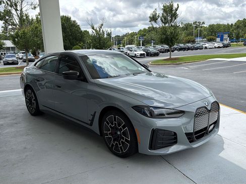 New 2026 BMW i4 eDrive40 w/ M Sport Package RWD image 8