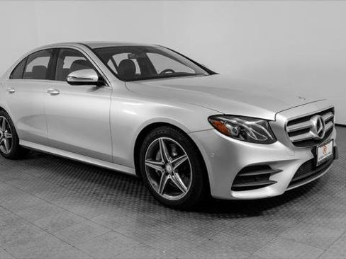 Used 2017 Mercedes-Benz E 300 4MATIC image 11