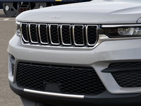 New 2025 Jeep Grand Cherokee Laredo X image 11