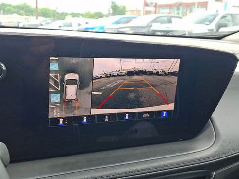 Certified 2025 Buick Encore GX Avenir w/ Avenir Technology Package FWD image 17