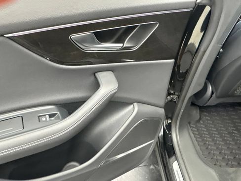 Certified 2025 Audi Q8 Premium Plus AWD/4WD image 19