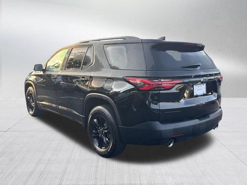 Used 2022 Chevrolet Traverse LT FWD image 8