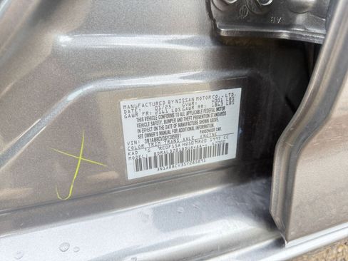 Used 2025 Nissan Sentra SV image 29