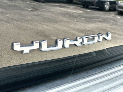 Used 2023 GMC Yukon AT4 w/ AT4 Premium Plus Package AWD/4WD image 15