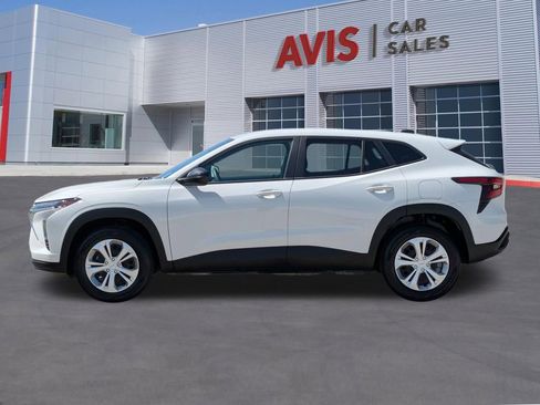 Used 2025 Chevrolet Trax LS FWD image 10