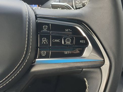 Used 2024 Jeep Grand Cherokee Overland w/ Advanced Protech Group III image 25