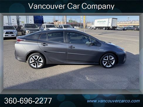 Used 2016 Toyota Prius Four Touring w/ Premium Convenience Package image 8