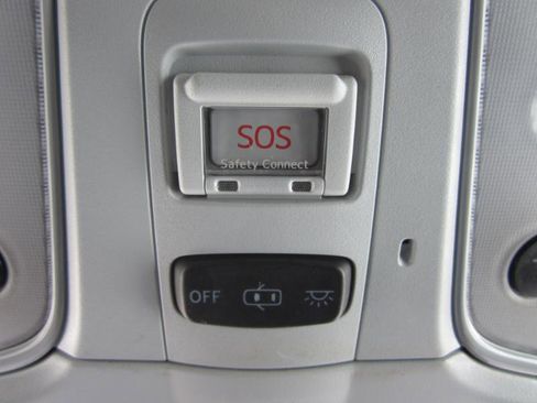 Used 2020 Toyota Prius XLE image 43