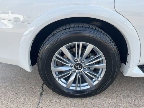Used 2023 INFINITI QX80 Luxe w/ Cargo Package image 7