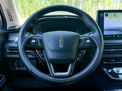 Used 2023 Lincoln Corsair AWD w/ Equipment Group 101A image 36