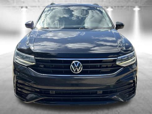 Certified 2022 Volkswagen Tiguan SE R-Line FWD image 8