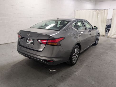 Used 2025 Nissan Altima 2.5 SV FWD image 7