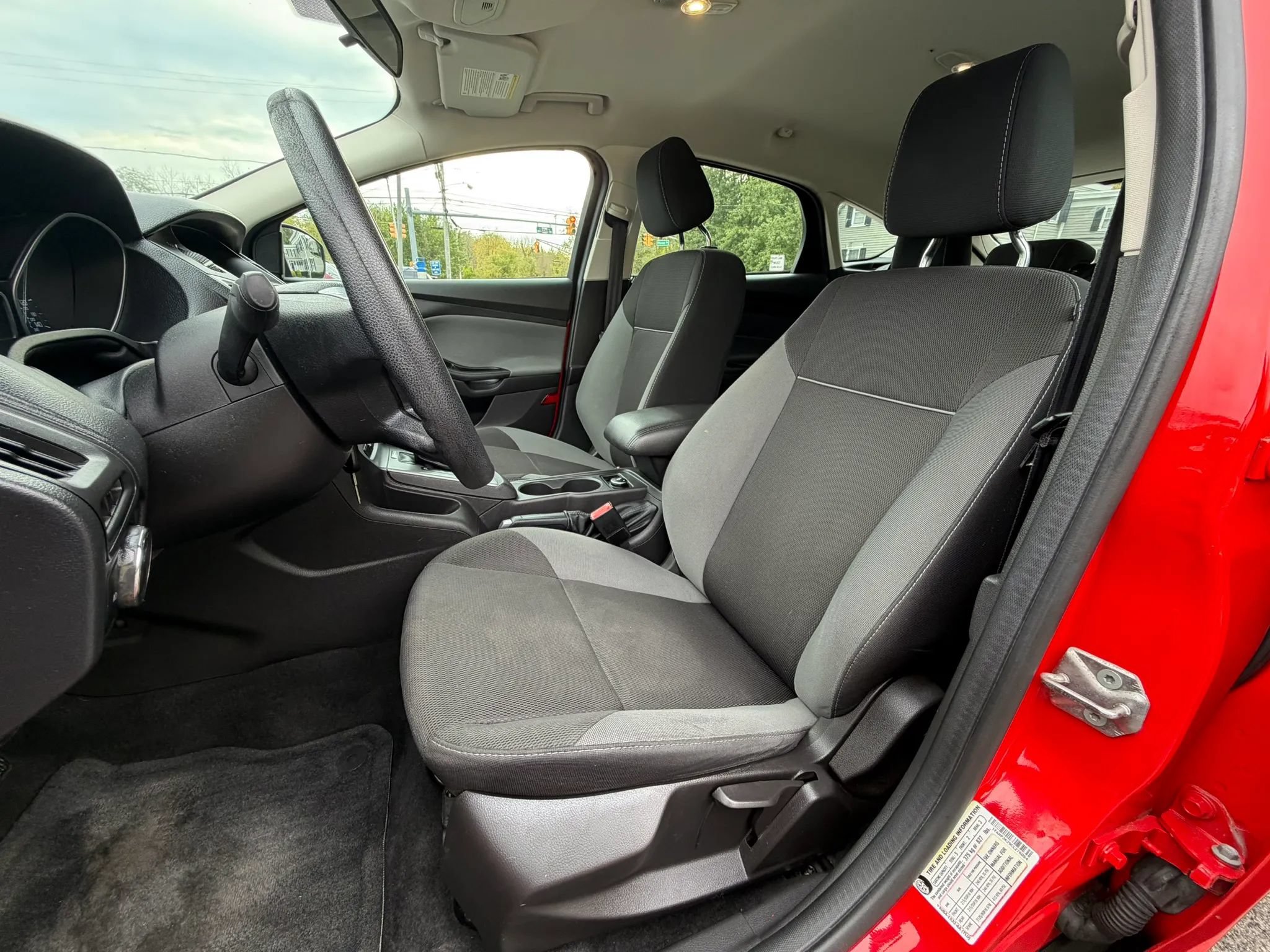Used 2012 Ford Focus SE FWD image 13