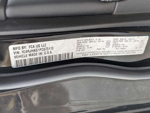Used 2023 Jeep Grand Cherokee Laredo AWD/4WD image 32