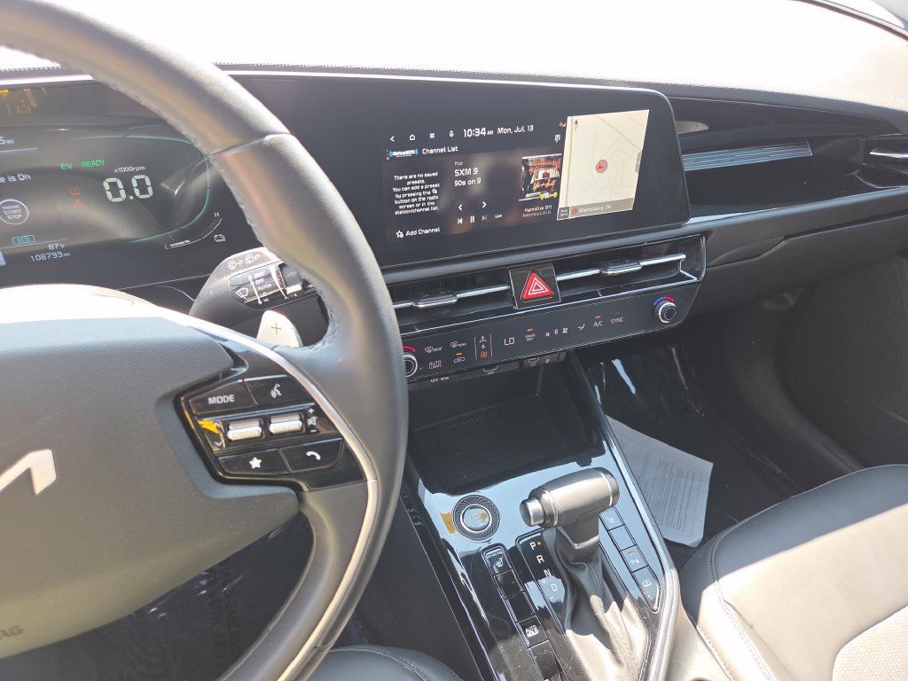 Used 2023 Kia Niro EX FWD image 31