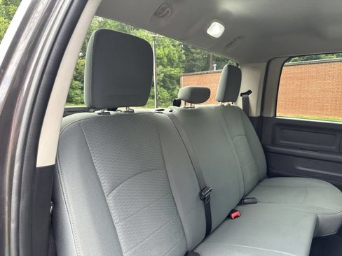 Used 2015 RAM 1500 Express RWD image 37