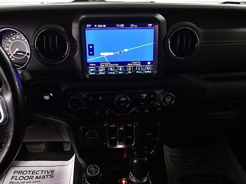 Used 2021 Jeep Wrangler Unlimited Sahara AWD/4WD image 22