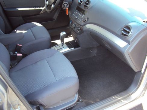 Used 2009 Chevrolet Aveo LT w/ Power and Convenience Package FWD image 9