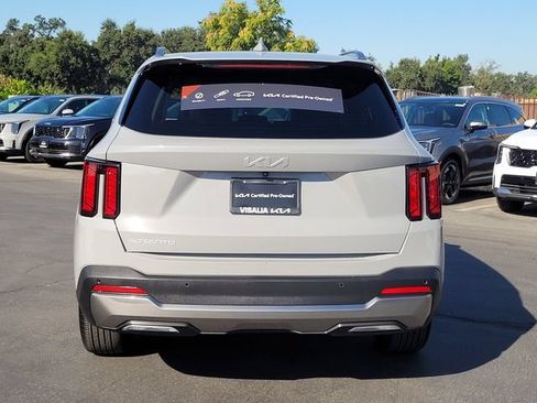 Used 2024 Kia Sorento S w/ Panoramic Sunroof Package FWD image 7