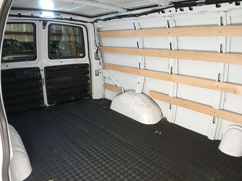 Used 2025 Chevrolet Express 2500 w/ Driver Convenience Package RWD image 9
