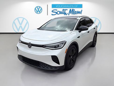 Certified 2025 Volkswagen ID.4 Pro S w/ ID.4 Black Package image 3