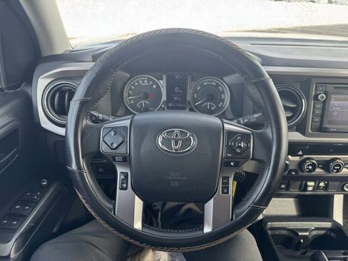 Used 2018 Toyota Tacoma SR5 image 15