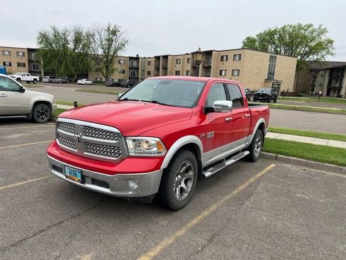 Used 2016 RAM 1500 Laramie w/ Convenience Group AWD/4WD image 2