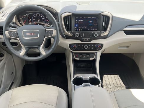 Used 2024 GMC Terrain Denali w/ Denali Premium Package AWD/4WD image 14