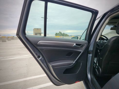 Used 2017 Volkswagen Golf Alltrack SE image 20