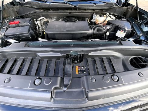 Used 2025 Chevrolet Silverado 1500 LT Trail Boss w/ Convenience Package II image 9