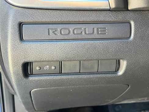 Used 2023 Nissan Rogue S FWD image 20