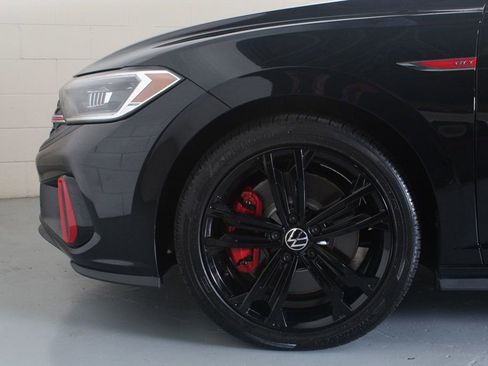 Used 2022 Volkswagen Jetta GLI Autobahn image 11