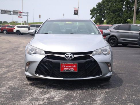 Used 2016 Toyota Camry SE FWD image 3