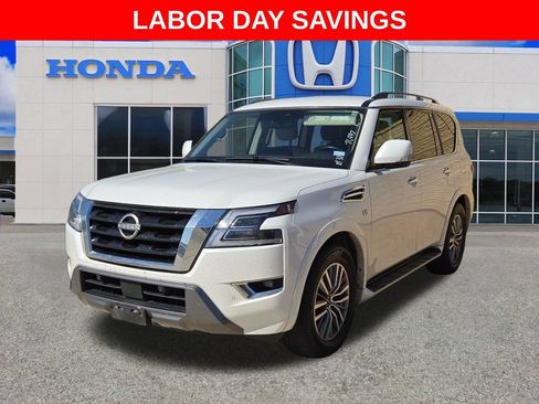 Used 2022 Nissan Armada SV w/ SV Appearance Package RWD image 3