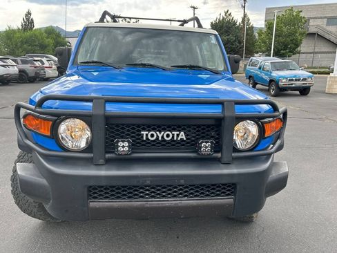 Used 2008 Toyota FJ Cruiser 4WD image 3