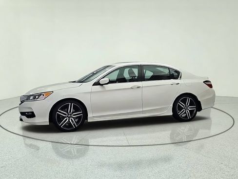 Used 2017 Honda Accord Sport image 3