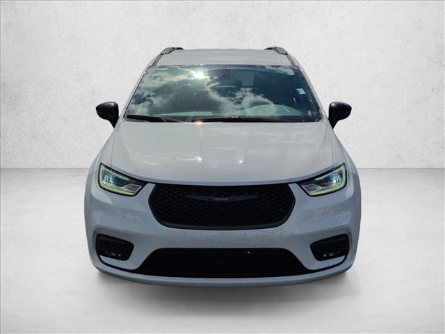 Used 2024 Chrysler Pacifica Touring-L w/ S Appearance Package FWD image 2