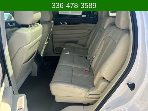 Used 2019 Lincoln MKT AWD image 22