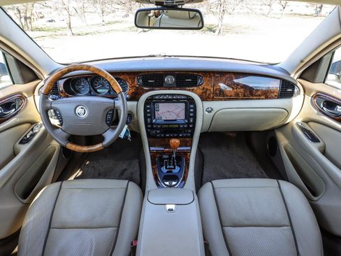 Used 2008 Jaguar XJ8 L RWD image 2