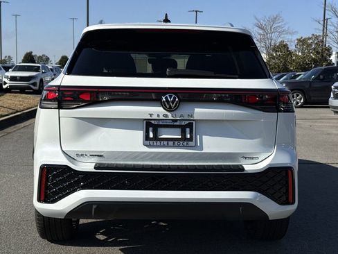 New 2026 Volkswagen Tiguan SEL R-Line image 4