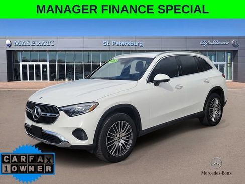 Used 2025 Mercedes-Benz GLC 300 4MATIC image 2