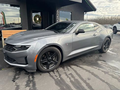 Used 2021 Chevrolet Camaro LT image 4