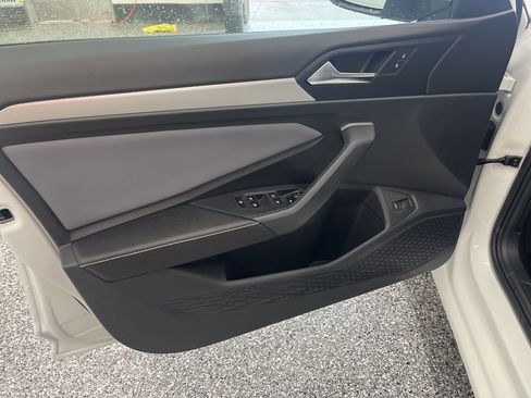 New 2026 Volkswagen Jetta SE FWD image 11