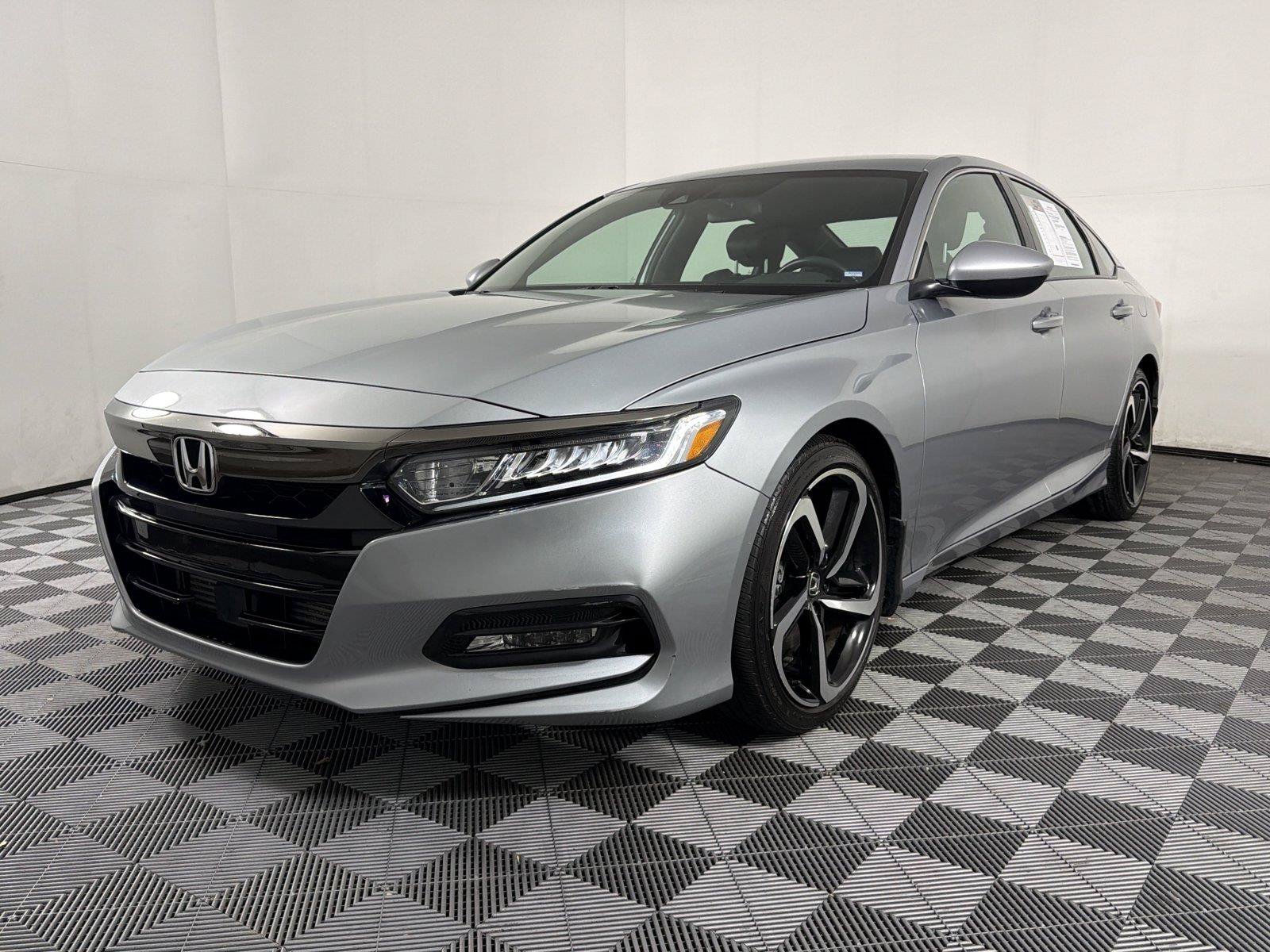 Used 2019 Honda Accord Sport image 3