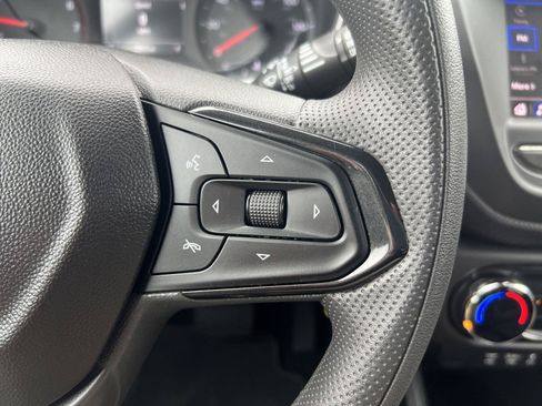Used 2023 Chevrolet TrailBlazer LS FWD image 19