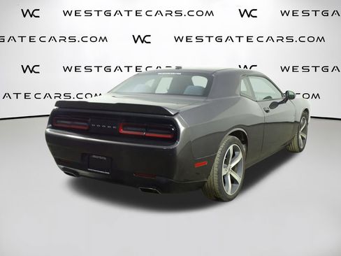 Used 2019 Dodge Challenger SXT image 31