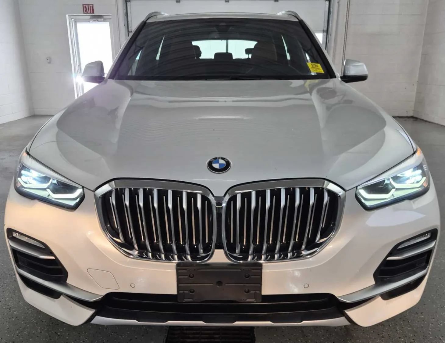Used 2019 BMW X5 xDrive40i w/ Convenience Package AWD/4WD image 2