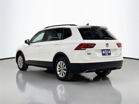 Used 2019 Volkswagen Tiguan SE w/ Panoramic Sunroof Package image 5